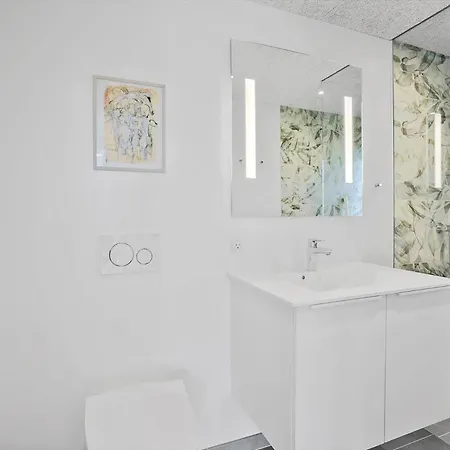 30484-odder-strandvaenget-60 Semesterbostad *